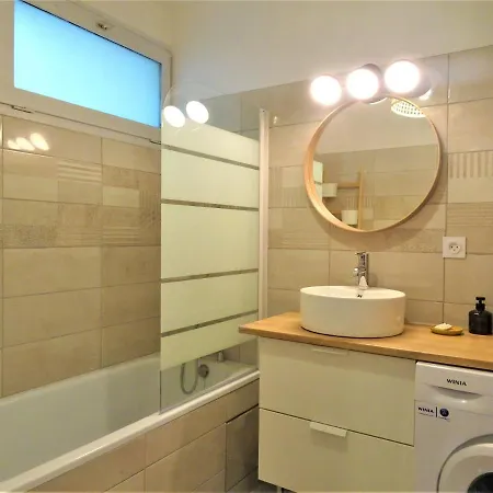 Appartement Magnifique Logement 4 Personnes - Centre-ville De - 2 Chambres Doubles