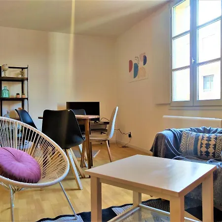Magnifique Logement 4 Personnes - Centre-ville De - 2 Chambres Doubles *